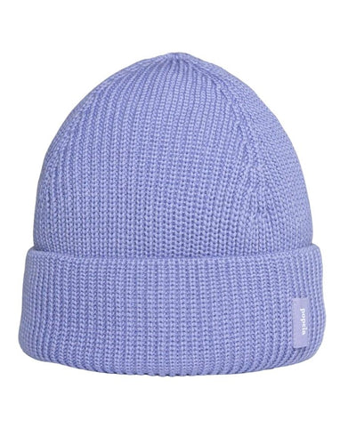 Lila Beanie aus weicher Merinowolle, gefaltet, schlichtes Design, gemütlich und stylisch für den Winter