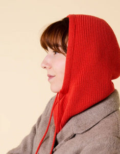 Rote Balaclava aus 100 % Merinowolle von Popeia – warmes und nachhaltiges Winter-Accessoire mit modernem Look