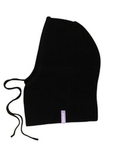 Laden Sie das Bild in den Galerie-Viewer, Schwarze Balaclava aus 100 % Merinowolle von Popeia – nachhaltiges Winter-Accessoire, weich, warm und modern
