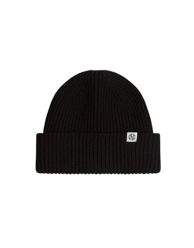 MSCH Copenhagen Beanie Galine Rachelle Icon in Black – schwarze Rippstrickmütze mit Umschlag und kleinem MSCH-Logo.