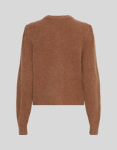 Laden Sie das Bild in den Galerie-Viewer, Miabelle Hope Cardigan von MSCH Copenhagen in Toasted Coconut – reguläre Passform, lange Ärmel mit gerippten Bündchen, Knopfleiste mit großen Knöpfen und runder Halsausschnitt.
