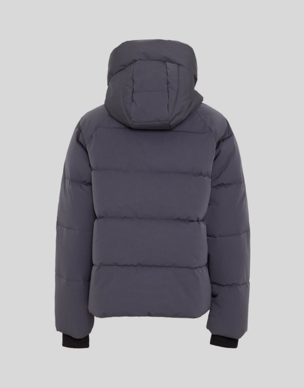 Dunkelblaue kurze Winterjacke Pavinaria Short von MSCH Copenhagen in India Ink mit Kapuze, hohem Kragen, leichter Wattierung und seitlichen Reißverschlüssen.
