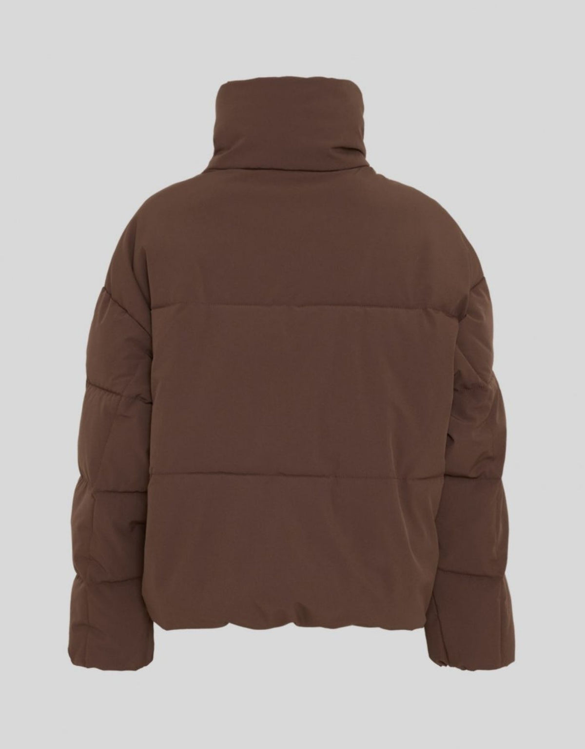 Braune wattierte Jacke Refron von MSCH Copenhagen in Hot Fudge mit kurzer Bomber-Silhouette, hohem Stehkragen und Reißverschluss hinten