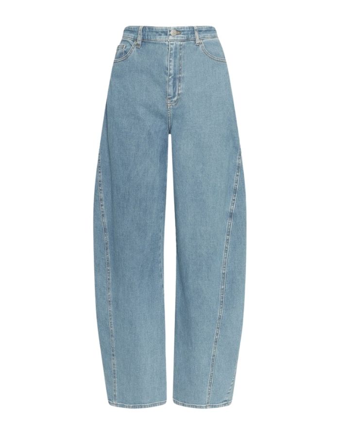 MSCH Copenhagen Barrel Jeans Kobane Tua Light Blue Wash mit High Waist und leicht barrel-förmigem Bein.