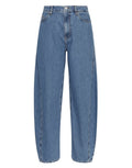 Kobane Lis Barrel Jeans von MSCH Copenhagen in Mid Blue Wash – lässige Barrel Fit Jeans mit weitem Schnitt an den Oberschenkeln und leicht verjüngten Beinen, vielseitig kombinierbar.