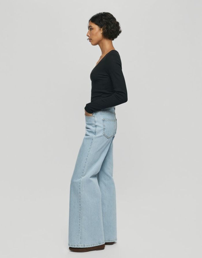 MSCH Copenhagen Jeans Solia Ada HW Wide Light Blue Wash mit hoher Taille und weitem Bein in hellblauem Denim.