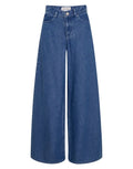 Mid Blue Wash Ago Rue Wide Leg Jeans von MSCH Copenhagen mit hohem Bund und weit geschnittenem Bein als Freisteller von vorne