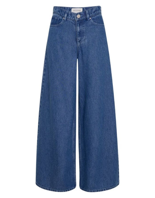 Mid Blue Wash Ago Rue Wide Leg Jeans von MSCH Copenhagen mit hohem Bund und weit geschnittenem Bein als Freisteller von vorne