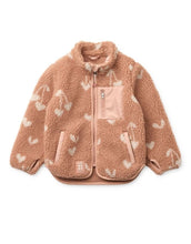 Laden Sie das Bild in den Galerie-Viewer, Liewood Nolan Teddyjacke Sweethearts Pale Tuscany, weiche Fleecejacke mit Stehkragen und Taschen.
