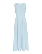 Laden Sie das Bild in den Galerie-Viewer,  MSCH Copenhagen Kleid Daria SL V Summer Song Melange in Blau mit V-Ausschnitt und Knopfleiste.
