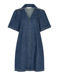 Jeanskleid Manna Alena von MSCH Copenhagen in Mid Blue Wash mit 2/4-Ärmeln und lässiger Denim-Optik.
