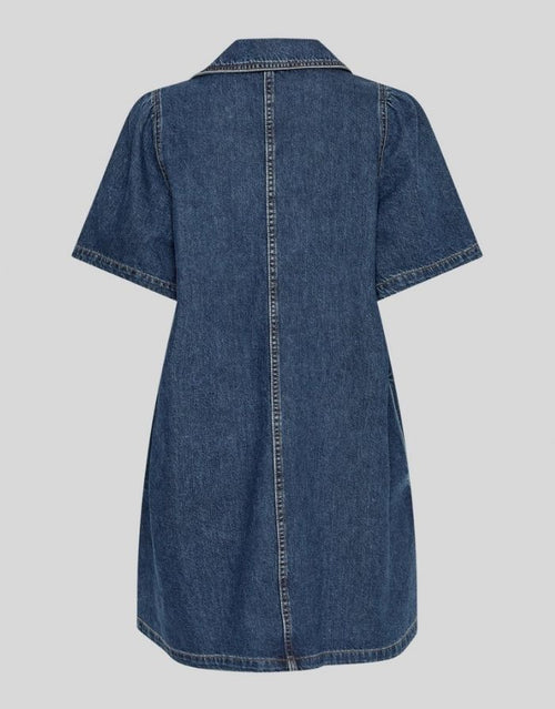 Jeanskleid Manna Alena von MSCH Copenhagen in Mid Blue Wash mit 2/4-Ärmeln und lässiger Denim-Optik.
