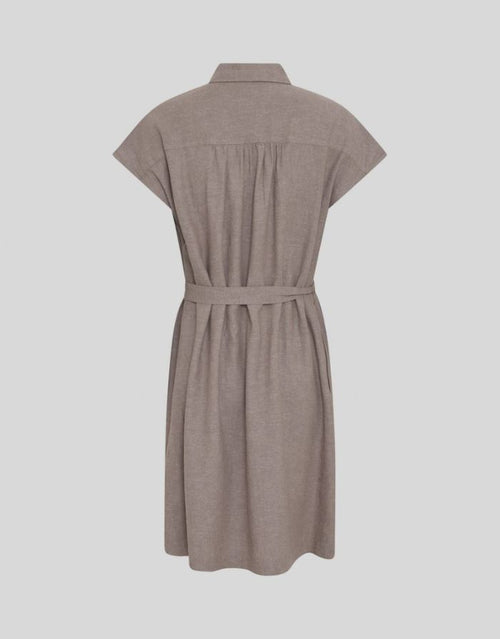 MSCH Copenhagen Kleid Viana Ginia Shirt Mountain Trail Melange in Braun mit Knopfleiste und Bindegürtel.