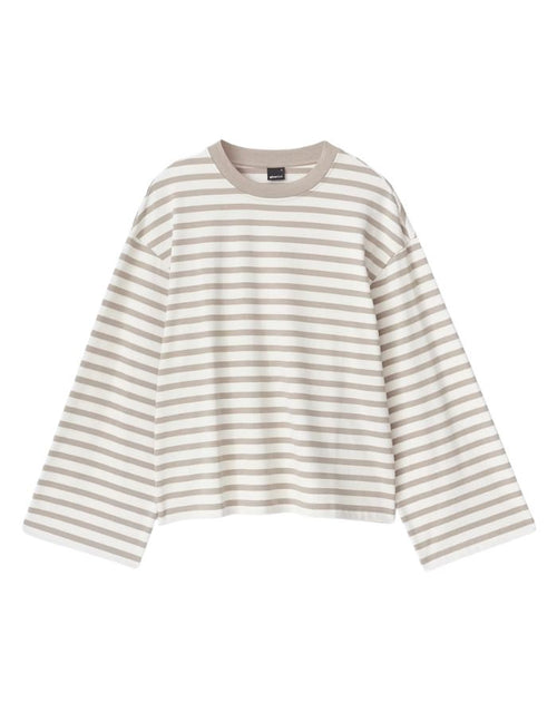 Gestreiftes Longsleeve Striped I von Gina Tricot in Simple Taupe aus Bio-Baumwolle mit lockerer Passform und weiten Ärmeln.