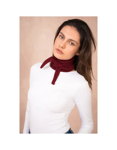 Mini Sophie Scarf – kleiner, weicher Schal aus Kaschmir, Merinowolle, Viskose und recyceltem Polyamid, hergestellt in Italien, vielseitig tragbar und warm.