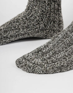 Norweger Socken Grau/Schwarz von Snocks – warme Wollsocken mit Norweger-Muster, ohne einschneidenden Bund, gemütlich und hautfreundlich