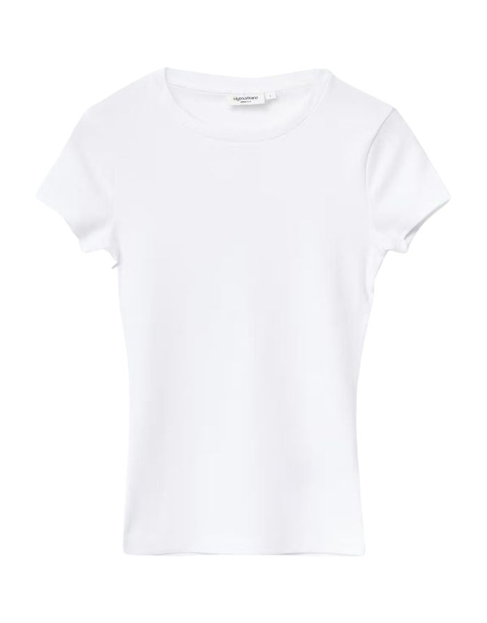 Perfect Tight Tee von Gina Tricot in Weiß. Figurbetontes Baumwoll-T-Shirt mit Rundhalsausschnitt und kurzen Ärmeln – ein vielseitiges Basic für jeden Tag.
