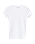 Perfect Tight Tee von Gina Tricot in Weiß. Figurbetontes Baumwoll-T-Shirt mit Rundhalsausschnitt und kurzen Ärmeln – ein vielseitiges Basic für jeden Tag.
