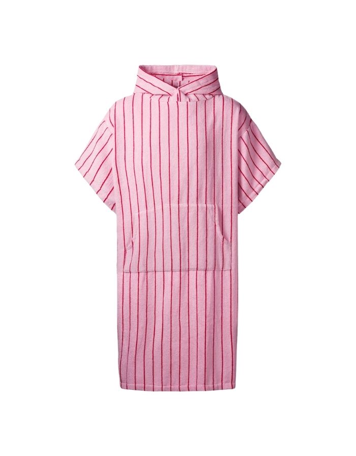 Naram Poncho von Bongusta in Baby Pink & Ski Patrol – unisex Poncho aus 100 % Bio-Baumwolle mit Kapuze, Fronttasche und oversized Passform.