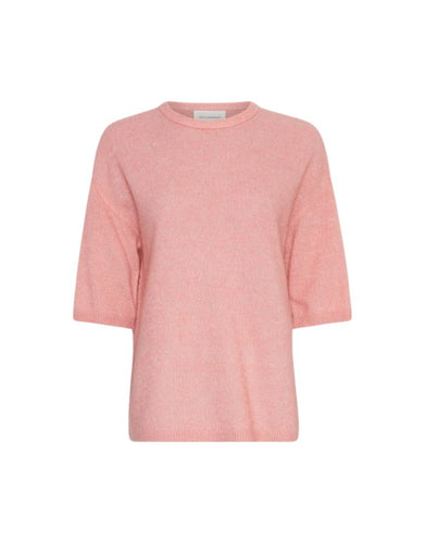 Pullover Kellsey Algeria 2/4 in Strawberry Ice von MSCH Copenhagen – hellrosa Strickpullover mit halblangen Ärmeln und lockerem Schnitt aus Wolle, Alpaka und recyceltem Polyamid.