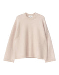 Beiger Mohair Pullover von Gina Tricot mit feiner, flauschiger Strickstruktur, lockerer Passform, langen Ärmeln und klassischem Rundhalsausschnitt.