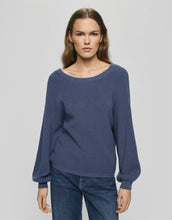 Laden Sie das Bild in den Galerie-Viewer, MSCH Copenhagen Pullover Silda Rachelle Vintage Indigo mit Rundhalsausschnitt und lockerer Passform.
