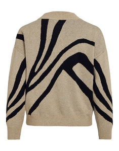 Pullover Vitif Knit von VILA in Natural Melange Black/Animal mit Jacquard-Muster, Halterneck und überschnittenen Schultern