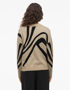 Pullover Vitif Knit von VILA in Natural Melange Black/Animal mit Jacquard-Muster, Halterneck und überschnittenen Schultern