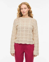 Laden Sie das Bild in den Galerie-Viewer, VILA Pullover Viwave Birch mit Pointelle-Strick und Rundhalsausschnitt.
