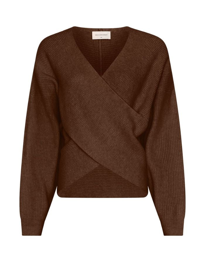 Unser Pullover Zinelle Hope von MSCH Copenhagen in Slate Black Melange – brauner Rippstrick-Wickelpullover mit überschnittenen Schultern und lockeren Ärmeln.