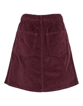 Laden Sie das Bild in den Galerie-Viewer, A-Linien-Rock Vifrosta in Burgunderrot (Fig) aus Cord von VILA, High-Waist-Schnitt mit Knopf- und Reißverschluss – eleganter Herbst- und Winterlook.

