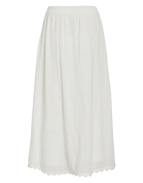 VILA Midirock Vimindy High Waist Snow White in Weiß mit Rüschen und elastischem Bund.