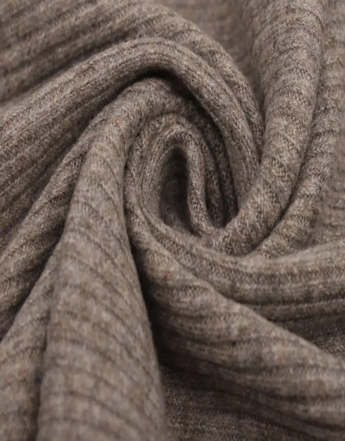 Schal Rippstrick in Taupe aus Acryl-Woll-Mischung mit einfarbiger Rippstruktur
