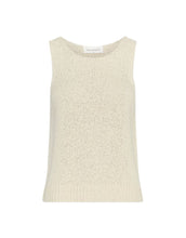 Laden Sie das Bild in den Galerie-Viewer, MSCH Copenhagen Top Vivika Hannalie SL Bleached Sand in Beige aus Bio-Baumwolle mit Rundhalsausschnitt.
