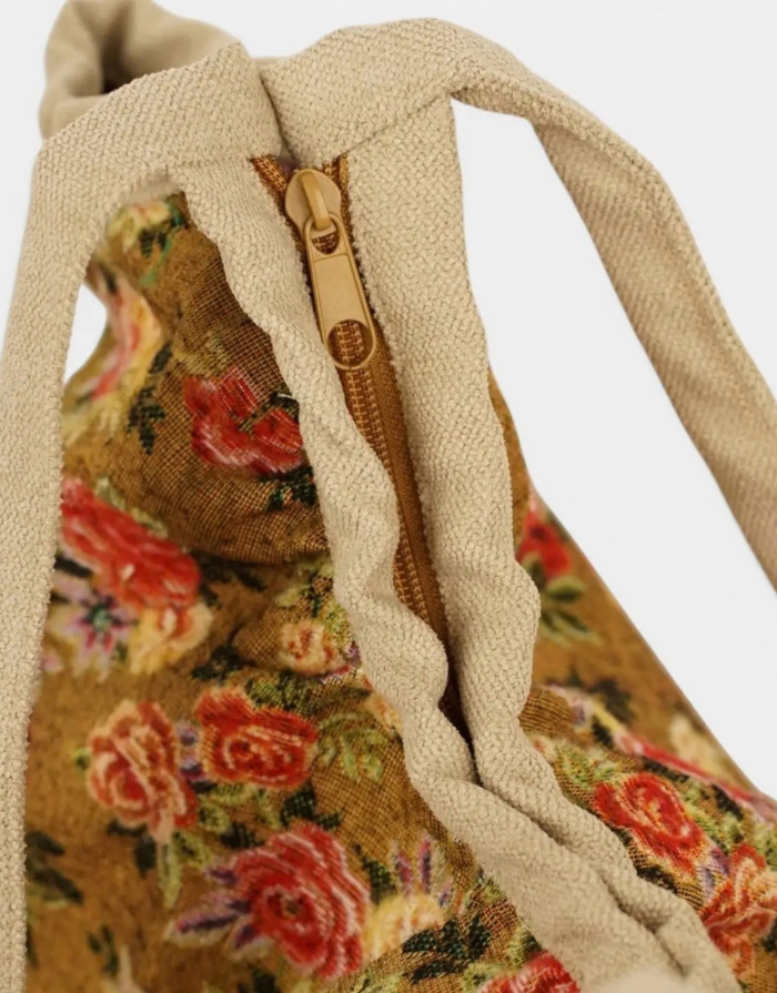 De La Mur Shopper Esme aus floralem Jacquard in Camel und beigem Stoff mit Reißverschluss und zwei Henkeln