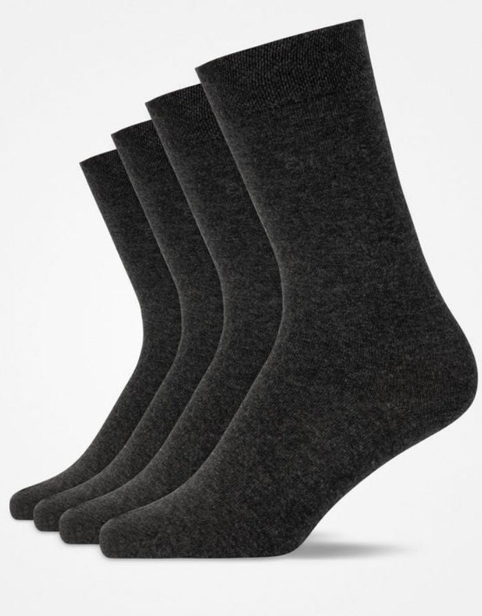 Graue Business-Socken von Snocks aus Bio-Baumwolle mit komfortabler Passform und knielanger Form für den Büroalltag als Freisteller