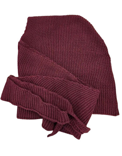 Sophie Scarf Hood Wine – luxuriöser Schal aus Kaschmir, Merinowolle, Viskose und recyceltem Polyamid, hergestellt in Italien, weich, warm und vielseitig tragbar.