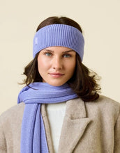 Laden Sie das Bild in den Galerie-Viewer, Popeia Stirnband Flieder aus 100 % Merinowolle, Made in Germany.
