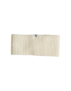 Stirnband Galine Rachelle Icon von MSCH Copenhagen in Fog Melange – beiges Rippstrick-Stirnband mit kleinem MSCH-Logo.