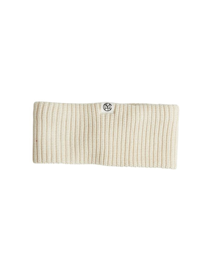 Stirnband Galine Rachelle Icon von MSCH Copenhagen in Fog Melange – beiges Rippstrick-Stirnband mit kleinem MSCH-Logo.