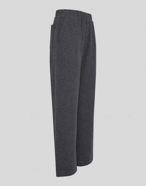 Graue MSCHMarletta Sweat Pants von MSCH Copenhagen mit elastischem Bund, weitem geradem Bein und seitlichen Taschen aus weichem Baumwollmix von der Seite