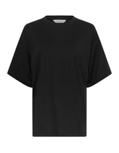 Laden Sie das Bild in den Galerie-Viewer, Kinsey Melea T-Shirt von MSCH Copenhagen in Black – oversized Fit, angesetzte Schultern, 100 % Bio-Baumwolle, minimalistisches Basic für entspannte Alltagslooks.
