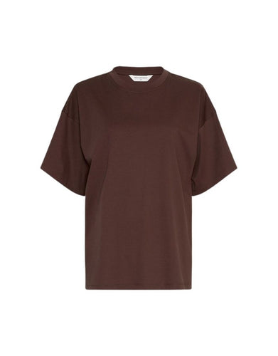 Kinsey Melea T-Shirt von MSCH Copenhagen in Braun – oversized Fit, angesetzte Schultern, 100 % Bio-Baumwolle, minimalistisches Basic für entspannte Alltagslooks.