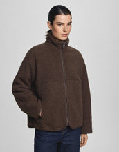 Laden Sie das Bild in den Galerie-Viewer, MSCH Copenhagen Letha Teddy Jacke in Fog – lockere Teddyjacke in Slate Black
