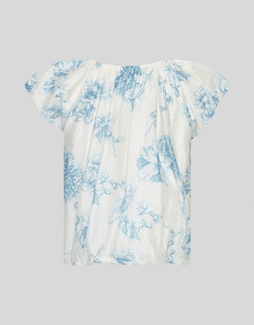 MSCH Copenhagen Top Evangelia M Blue Flower mit Blumenprint, elastischem Ausschnitt und Ballonsaum.