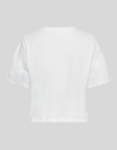 Laden Sie das Bild in den Galerie-Viewer, Leana T-Shirt in der Farbe Egret von MSCH Copenhagen – boxy geschnitten, aus reiner Baumwolle, lässig kombiniert mit High-Waist-Jeans.
