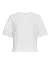 Laden Sie das Bild in den Galerie-Viewer, Leana T-Shirt in der Farbe Egret von MSCH Copenhagen – boxy geschnitten, aus reiner Baumwolle, lässig kombiniert mit High-Waist-Jeans.
