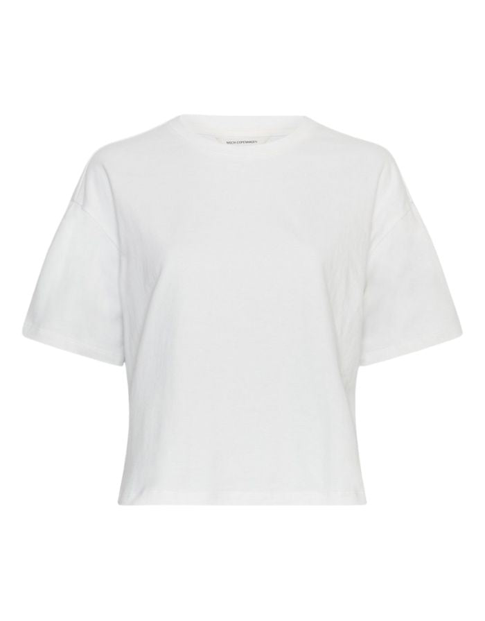 Leana T-Shirt in der Farbe Egret von MSCH Copenhagen – boxy geschnitten, aus reiner Baumwolle, lässig kombiniert mit High-Waist-Jeans.