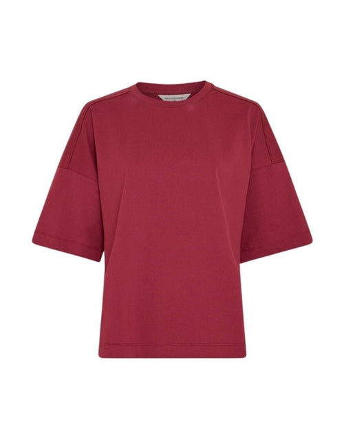 Tshirt Leana von Mich Copenhagen mit cropped Passform in der Farbe Rhododendron als Freisteller von vorne