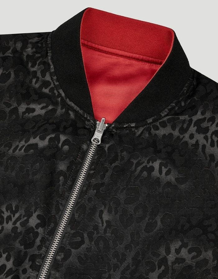 OH APRIL Wendebomberjacke Elin Leo Black/Maroon – reversible Jacke in Leo und Maroon, entspannte Passform aus Viskose.